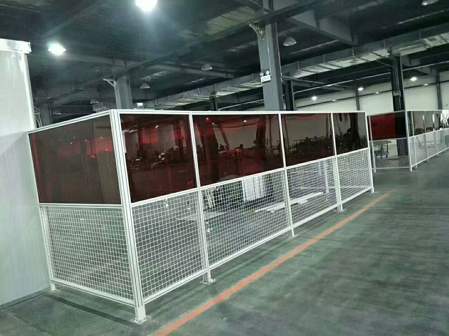 焊接防護(hù)圍欄